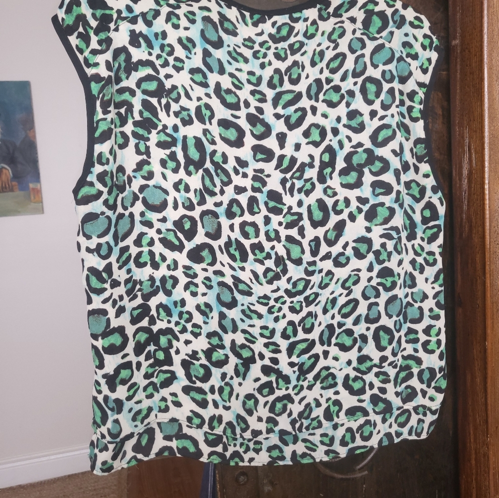 CABI TOP SIZE m in Animal print - Picture 5 of 5